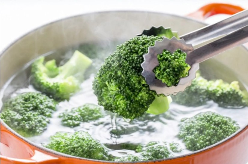 Chần sơ qua rau củ 