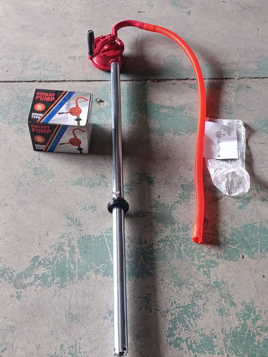 bơm dầu quay tay gang